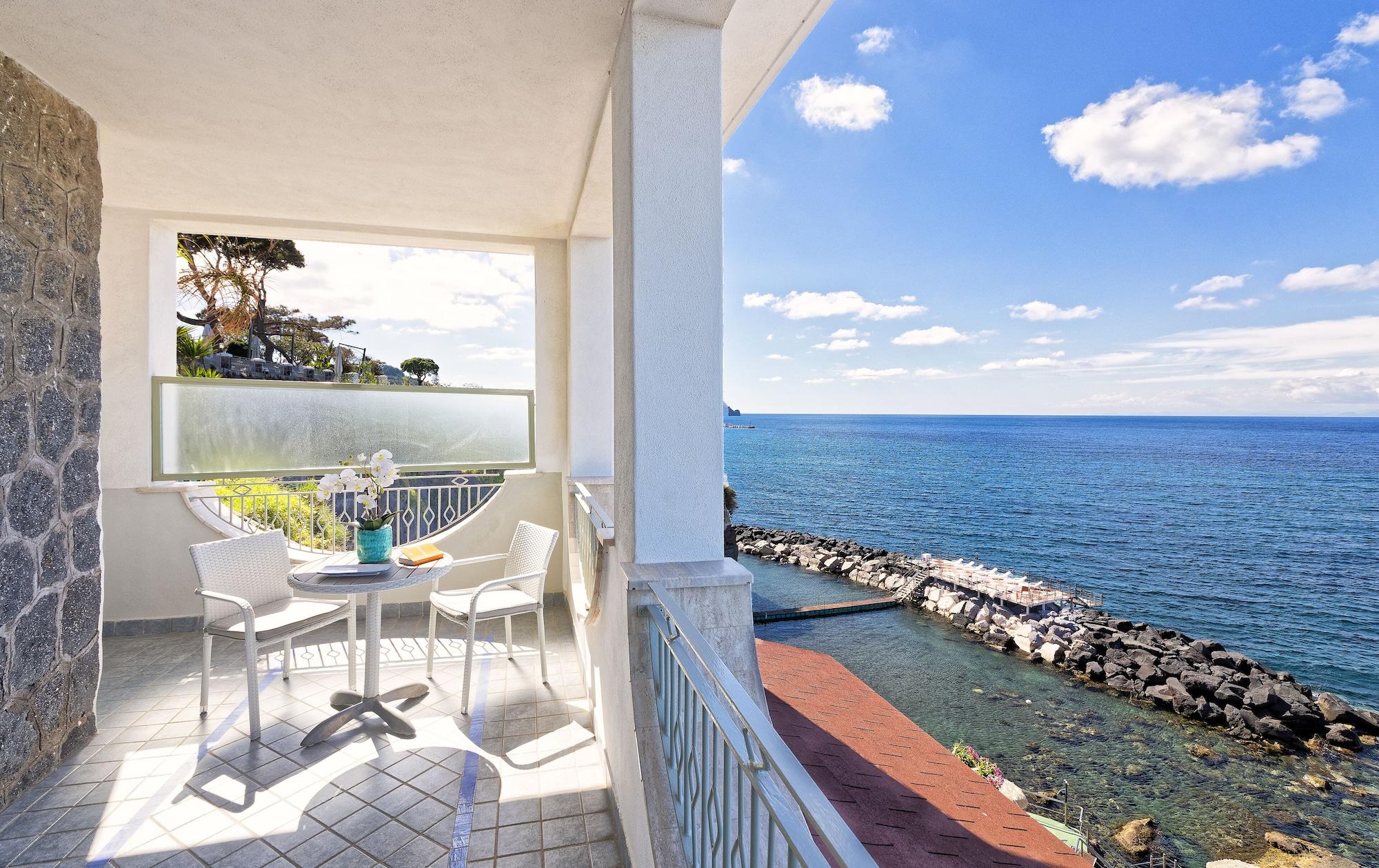 Hotel La Madonnina Казамиччола-Терме Экстерьер фото