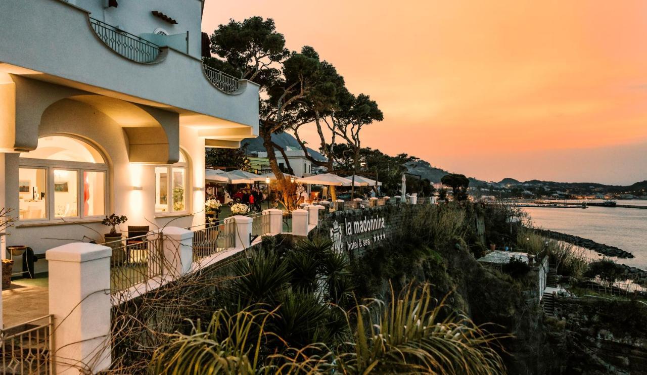Hotel La Madonnina Казамиччола-Терме Экстерьер фото