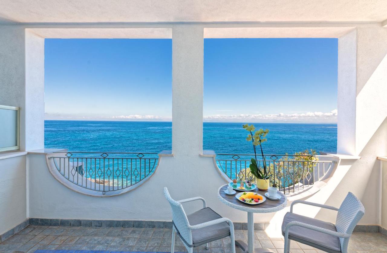 Hotel La Madonnina Казамиччола-Терме Экстерьер фото