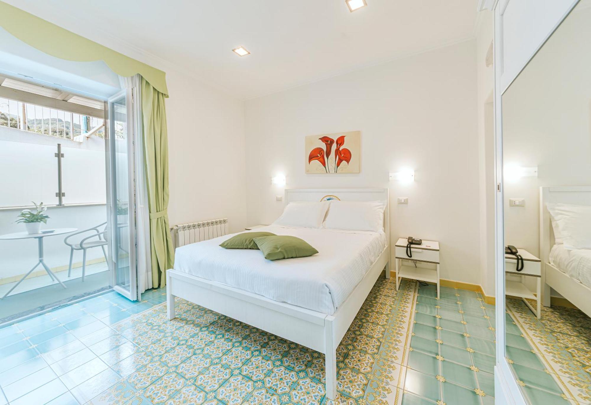 Hotel La Madonnina Казамиччола-Терме Экстерьер фото